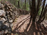 68 A monte alti muri di sostegno a secco